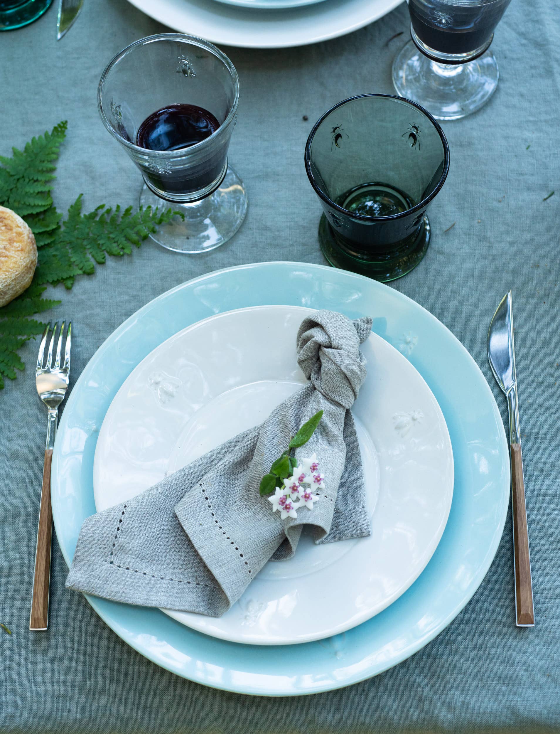 La Rochere Bee Ceramic Dessert Plates - Blue - Image 2