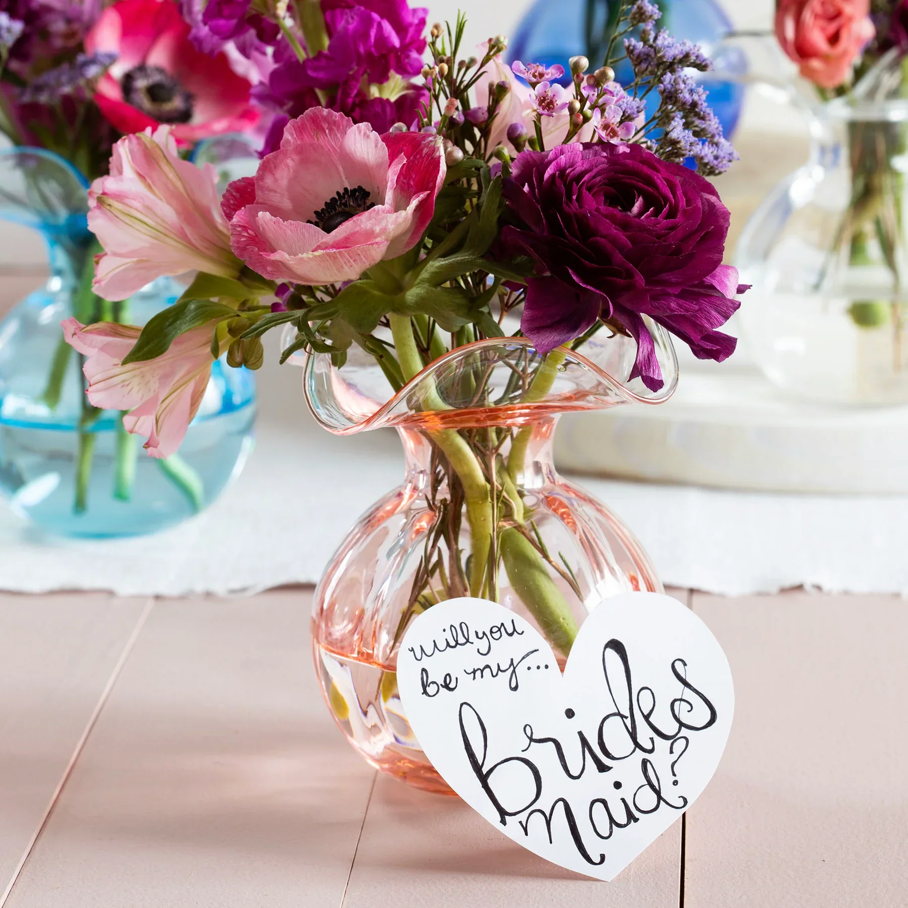 Vietri Hibiscus Glass Pink Bud Vase - Image 6