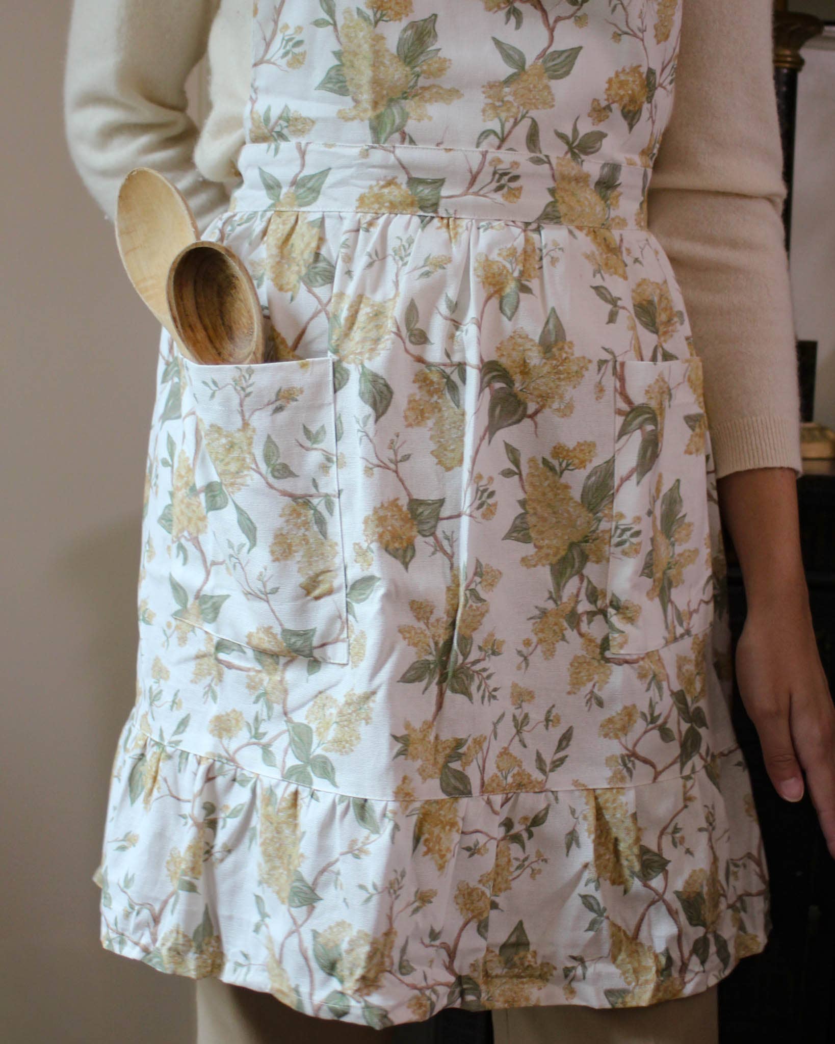 Hyacinth Linen Floral Apron Dress: Marigold - Image 7